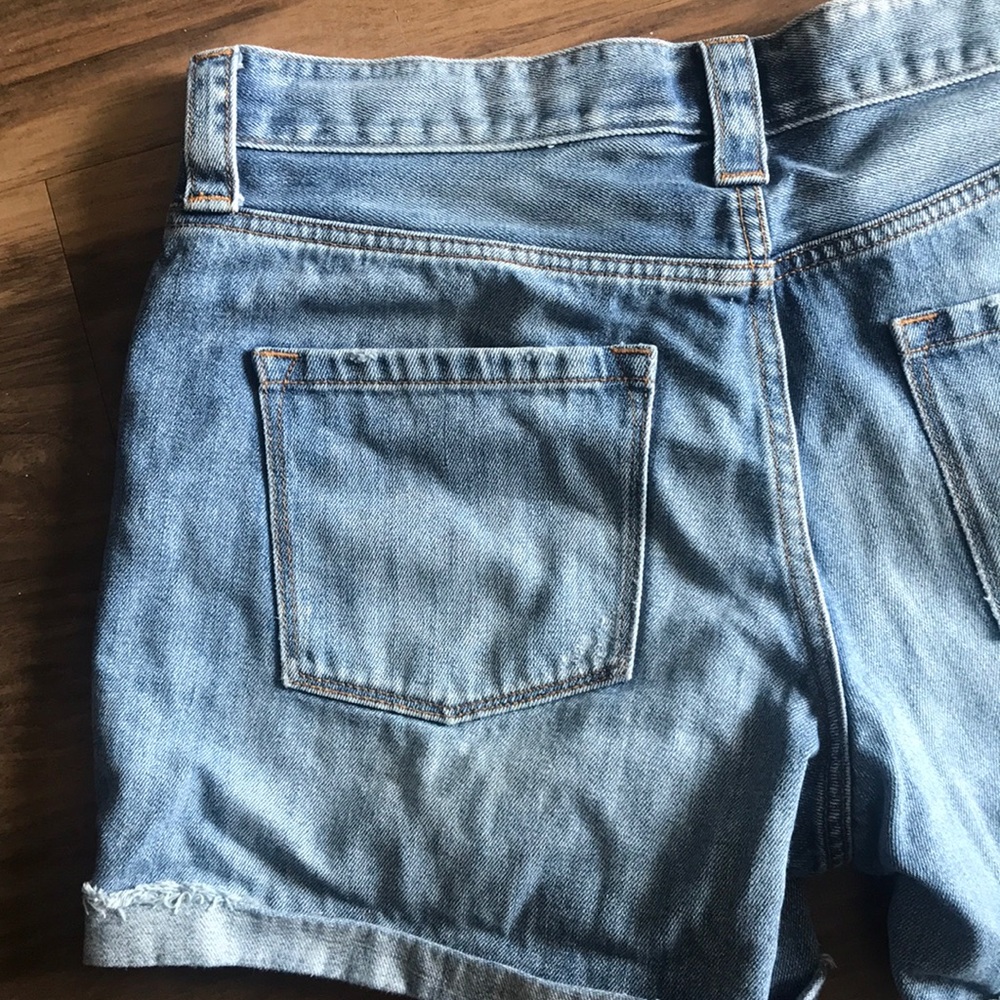 Shorts - Picture 4 of 5